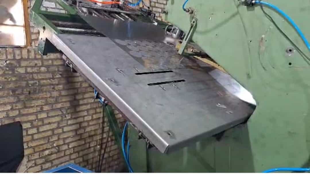 Endüstriyel presler için sayfa besleyicisine giriş